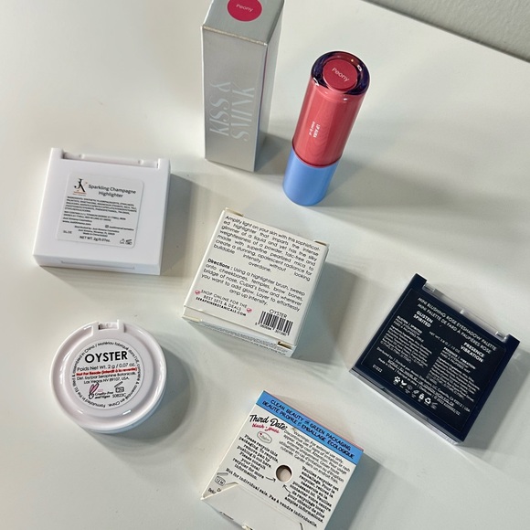 Makeup Minis Bundle - Picture 3 of 3